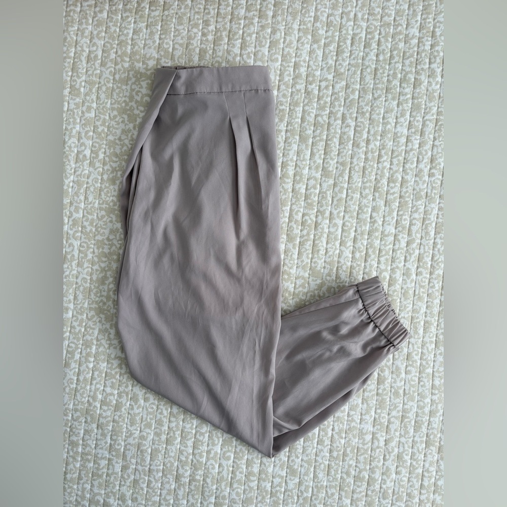 Topshop Silky Formal Joggers | Tulip Pleated Cinched Ankle | Oat Beige | Size 8 - Picture 6 of 15
